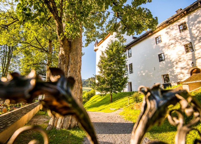 Schloss Goldegg Sommeraufnahme © Marktl Photography