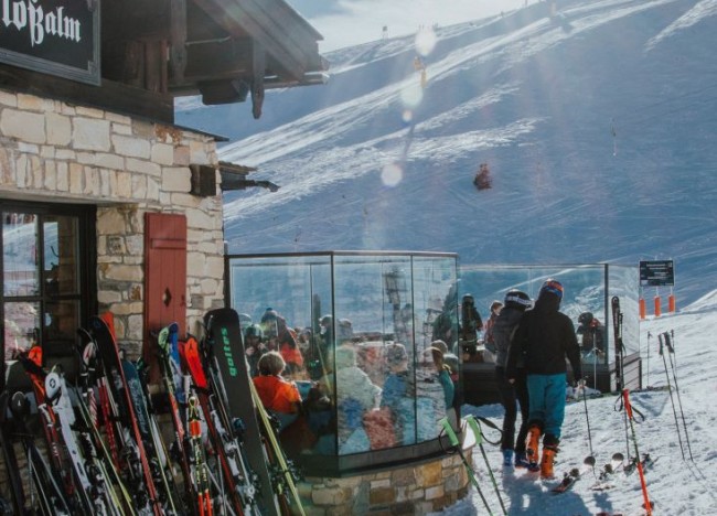Ski vor der Weitmoser Schlossalm